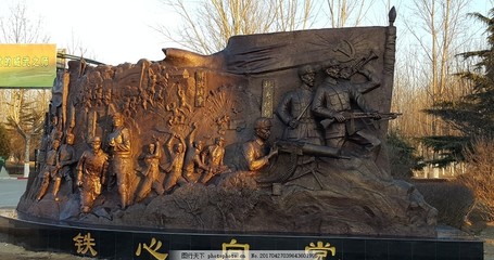 銅雕、圓雕、抗戰(zhàn)浮雕與鋼雕的藝術(shù)魅力